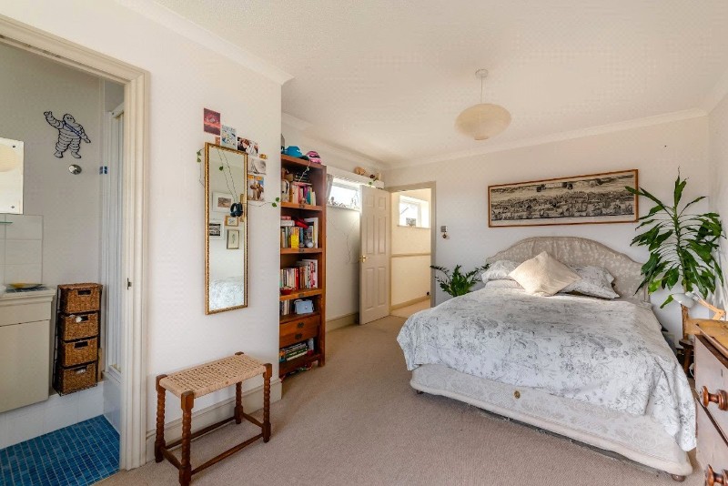 Birds Lane, Midgham, Reading, Berkshire, RG7