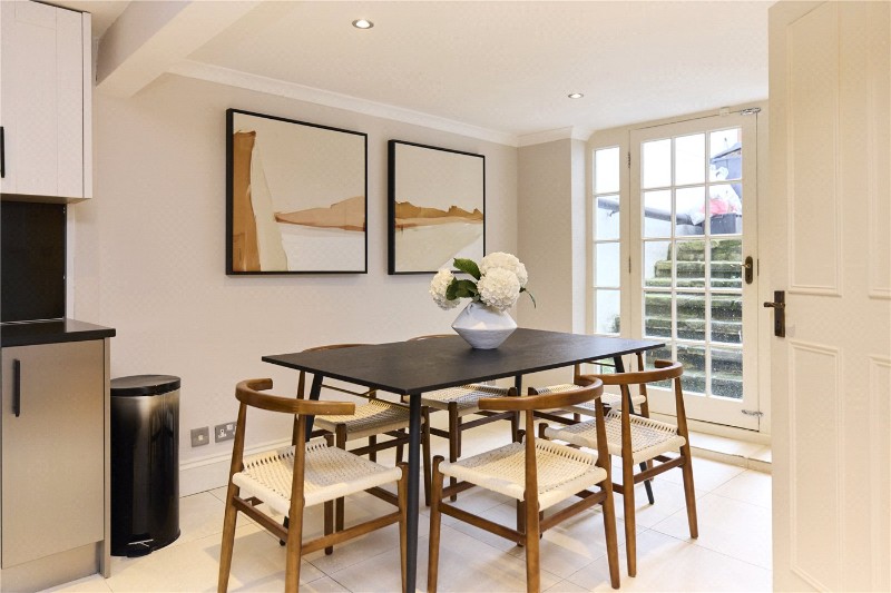 Ordnance Mews, London, NW8