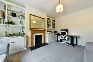 Gloucester Court, Kew Road, Kew, TW9