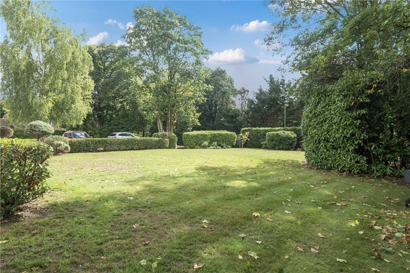 Westbourne Place, Farnham, Surrey, GU9