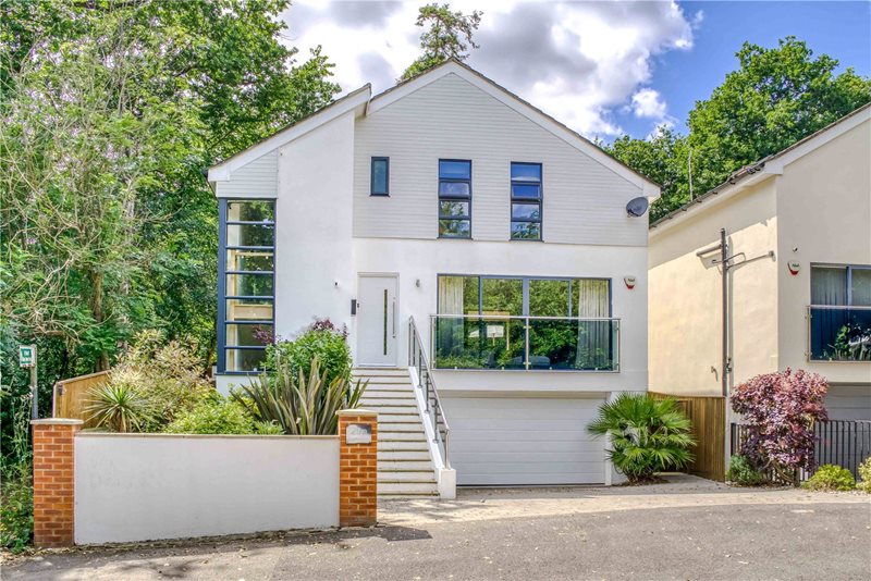 Brownsea View Avenue, Poole, Dorset, BH14