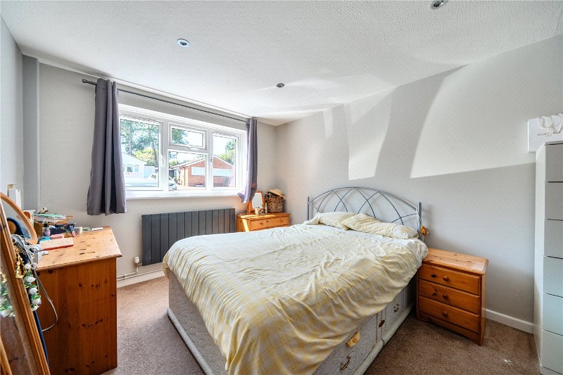 Nutbourne, Farnham, Surrey, GU9
