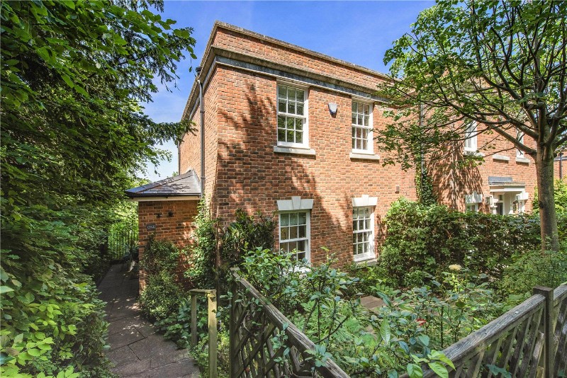 Elizabeth Place, Winchester, Hampshire, SO22