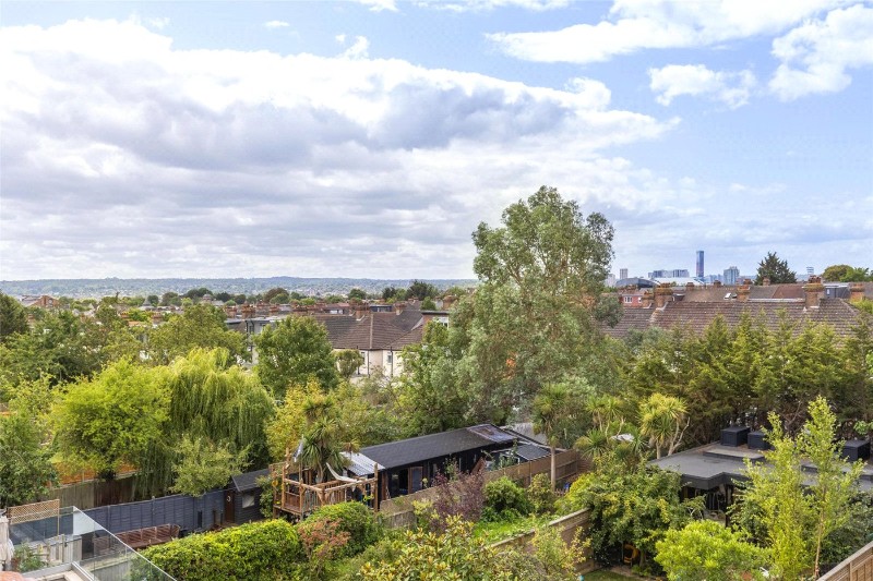 South Norwood Hill, London, SE25