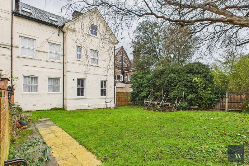 Streatham Common North, London, SW16