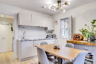 Wandsworth Bridge Road, London, SW6