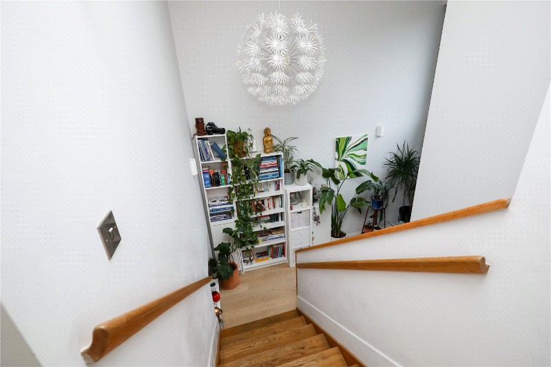 Halford Place, London, W7