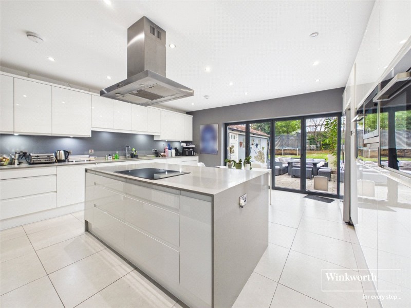Farm Road, Edgware, HA8