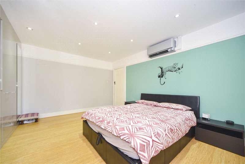 Cedarhurst Drive, London, SE9