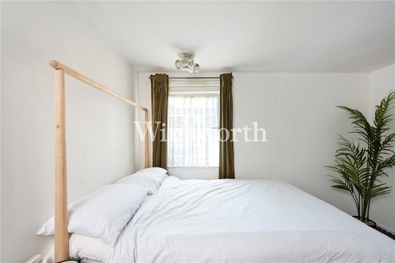 Victoria Crescent, London, N15