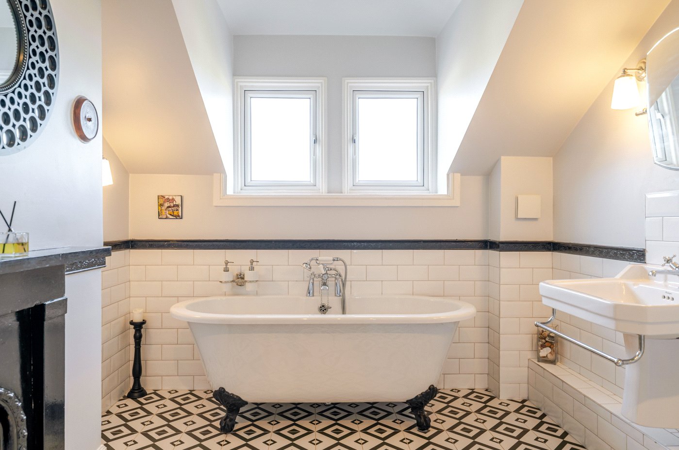 Family Bathroom 1