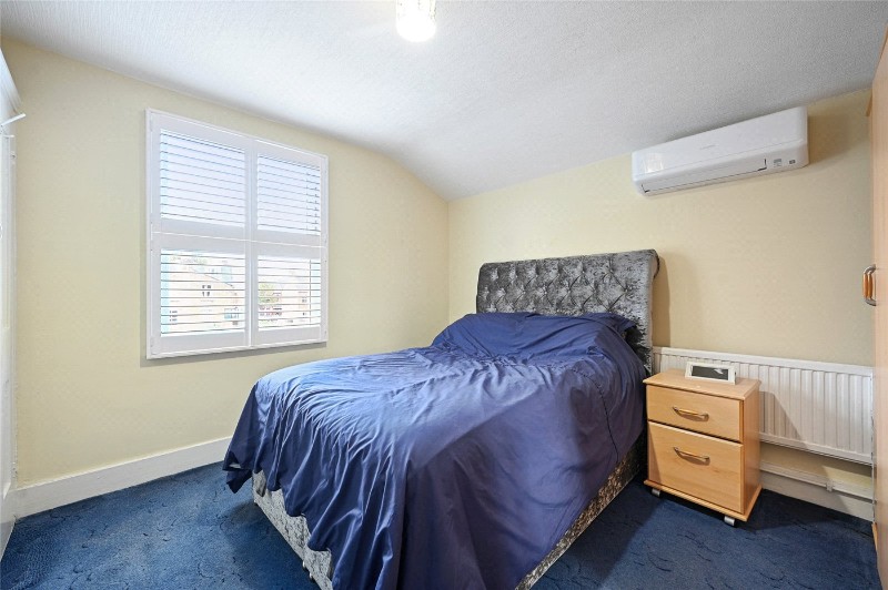 Bloemfontein Road, London, W12