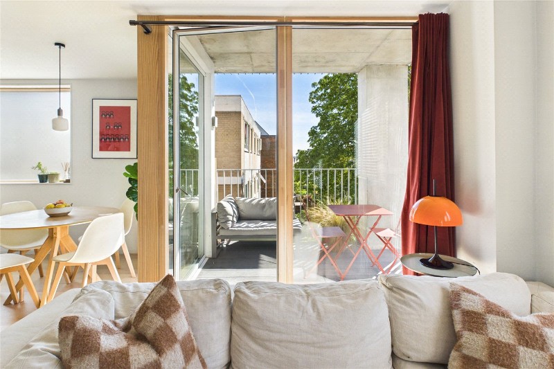 Knollys Road, London, SW16