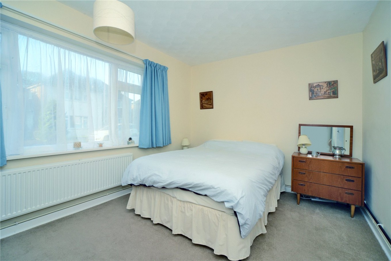 2 bedroom property for sale in Courtlands Crescent, Banstead, Surrey