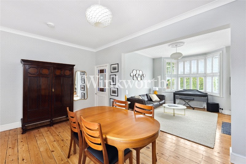 Leith Road, London, N22