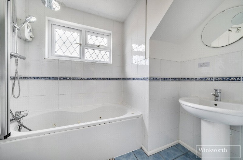 Drayhorse Drive, Bagshot, Surrey, GU19