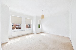 Dinsmore Road, London, SW12