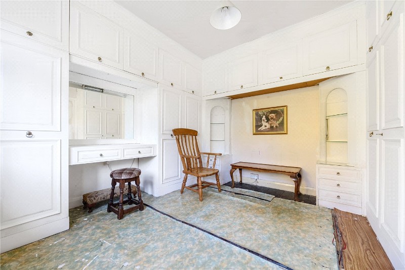 Larkfield Road, Farnham, Surrey, GU9