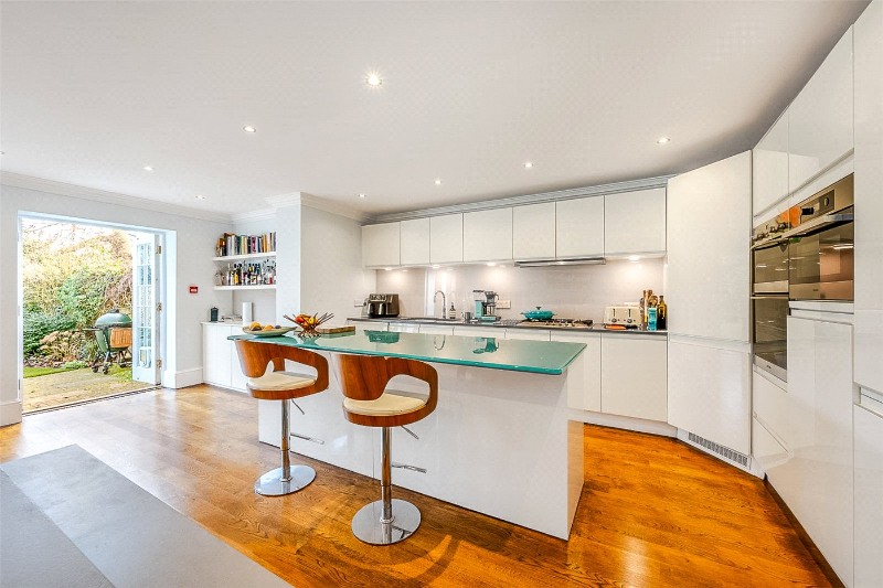 Southwood Lane, London, N6
