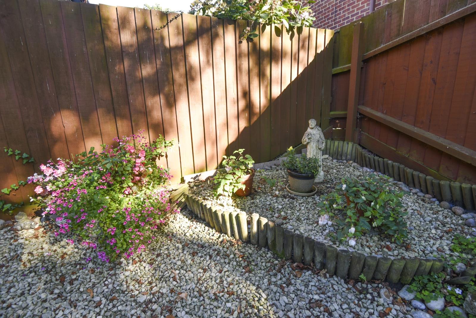 A GARDEN FEATURE.JPG