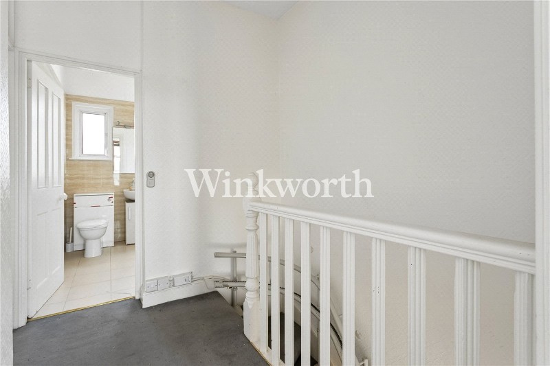 Chimes Avenue, London, N13