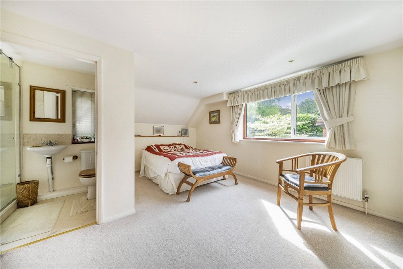 Fernbrae Close, Rowledge, Farnham, Surrey, GU10