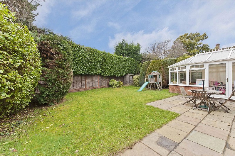Woodland Grove, Weybridge, KT13