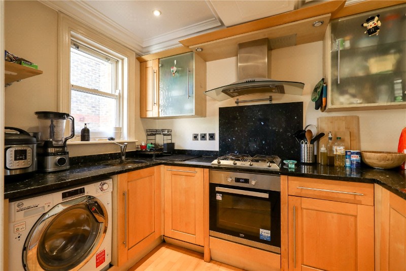 North Common Road, London, W5