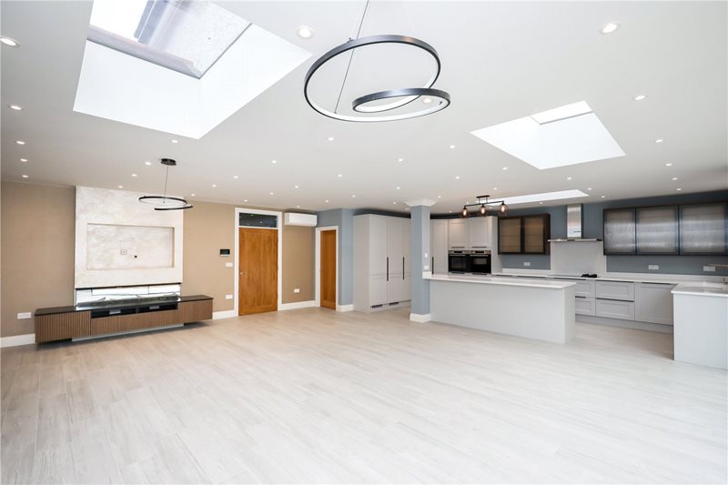 Popes Lane, London, W5