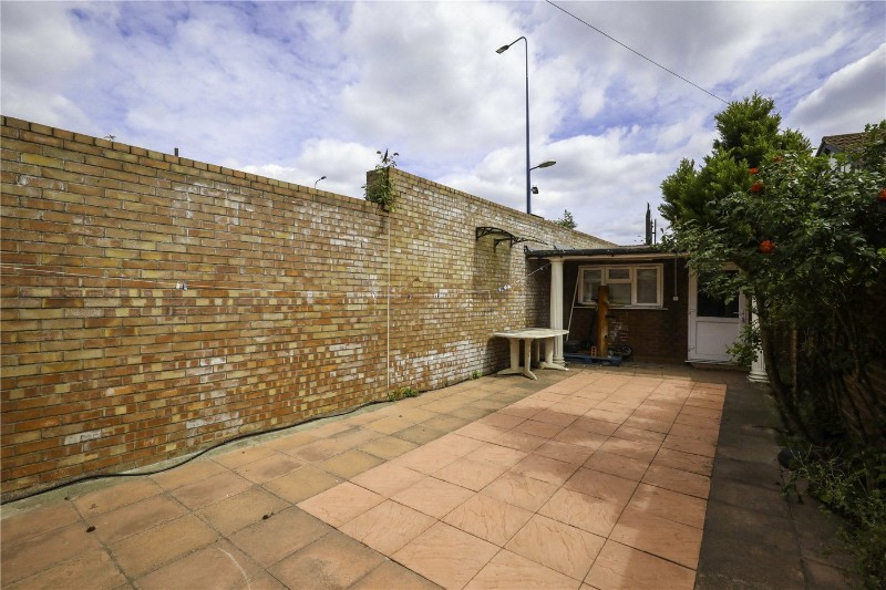 St. Dunstans Avenue, London, W3