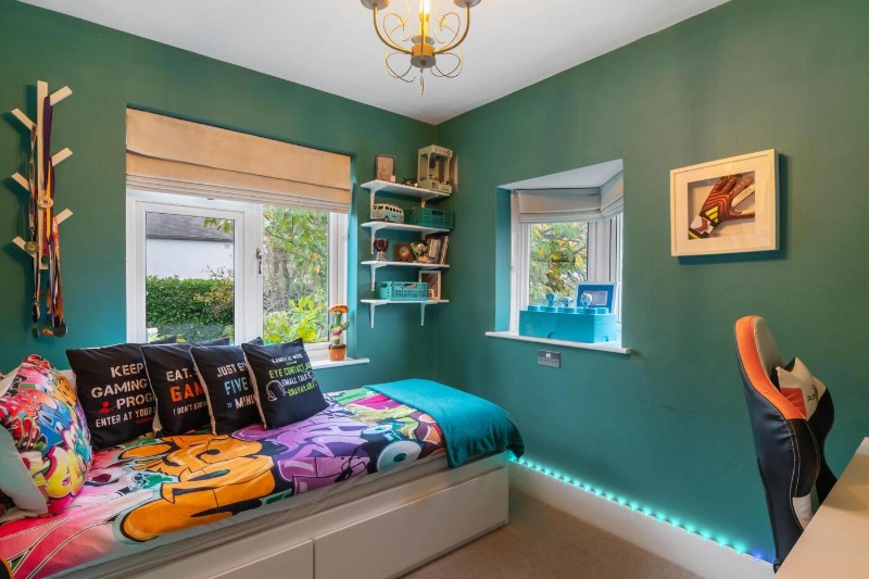 Wharncliffe Gardens, London, SE25