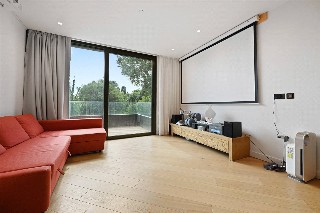 Wood Crescent, London, W12