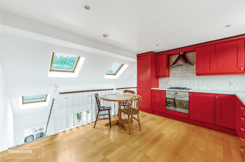 St. Albans Avenue, London, W4