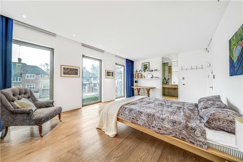 Roedean Crescent, Putney, London, SW15