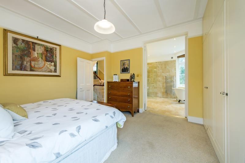 Fitzgerald Avenue, London, SW14