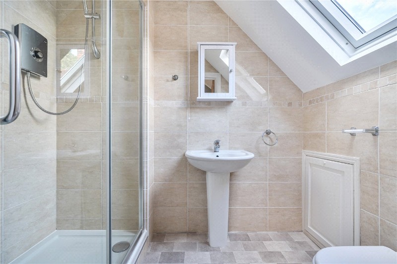 Shortheath Road, Farnham, Surrey, GU9