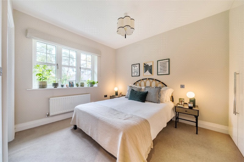 Nettlecombe Close, Farnham, Surrey, GU9