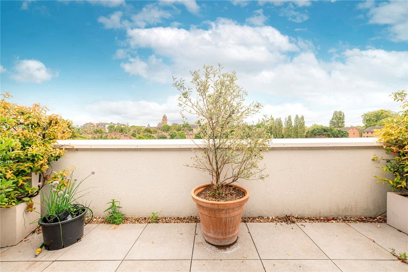 Pangbourne Avenue, London, W10