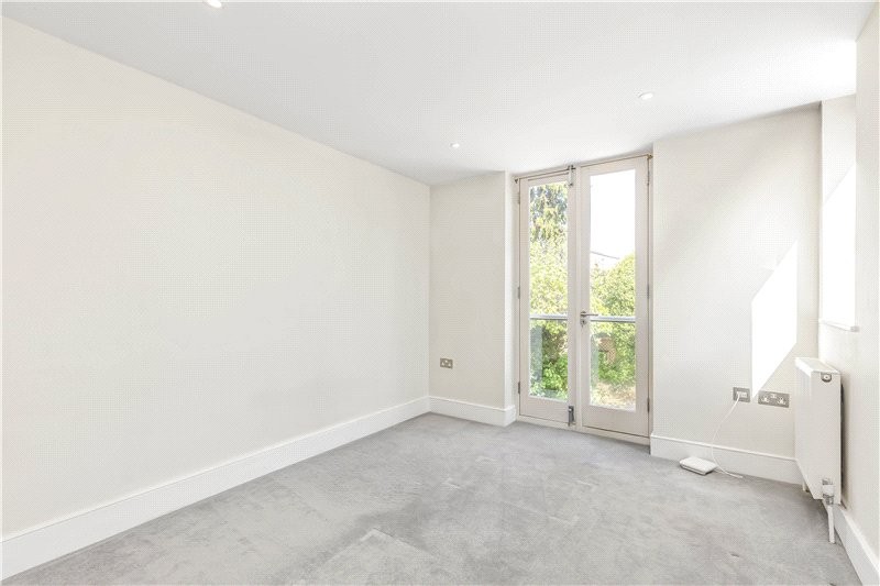 Beverley Close, Barnes, London, SW13