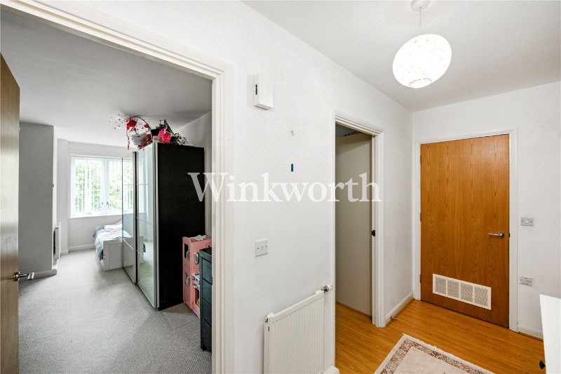 High Road, London, N17