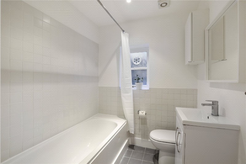 Bloemfontein Avenue, London, W12