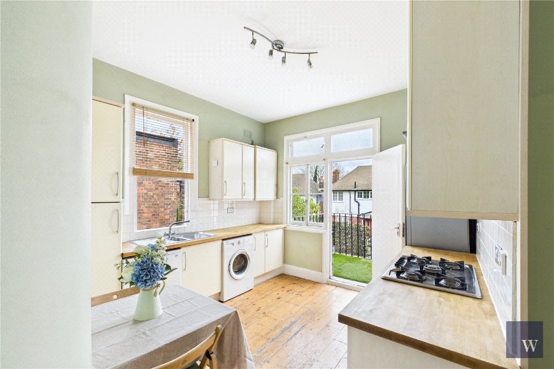 Barcombe Avenue, London, SW2