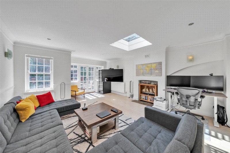 Ordnance Hill, St John's Wood, London, NW8