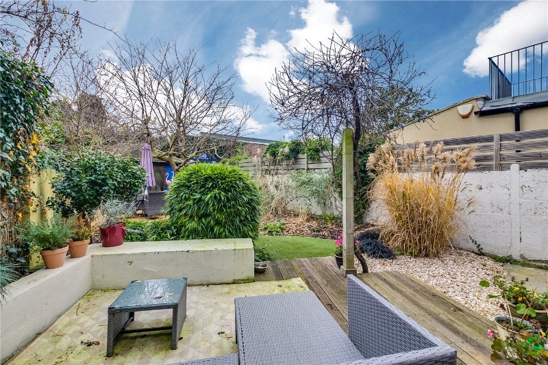 Peterborough Road, London, SW6