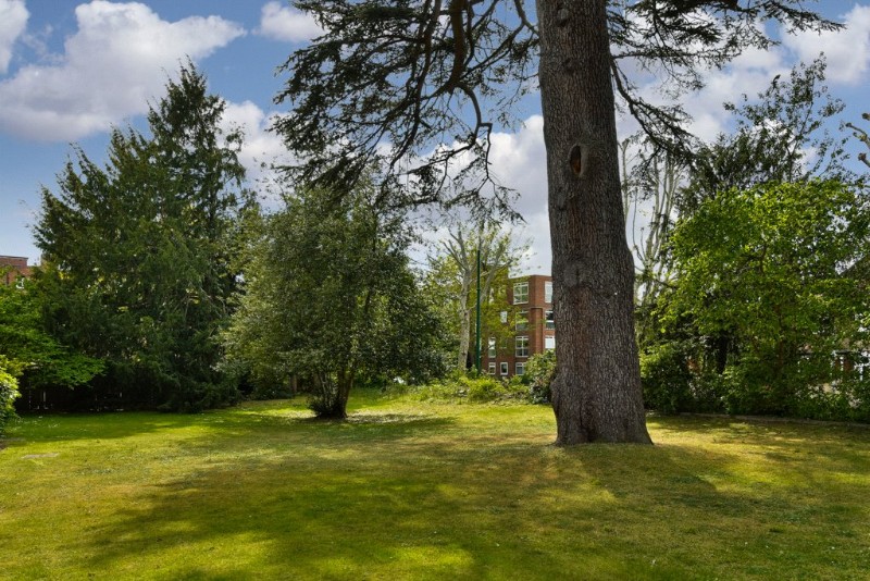 2 bedroom property for sale in Maple Road, Surbiton, KT6 (Ref SUR190015