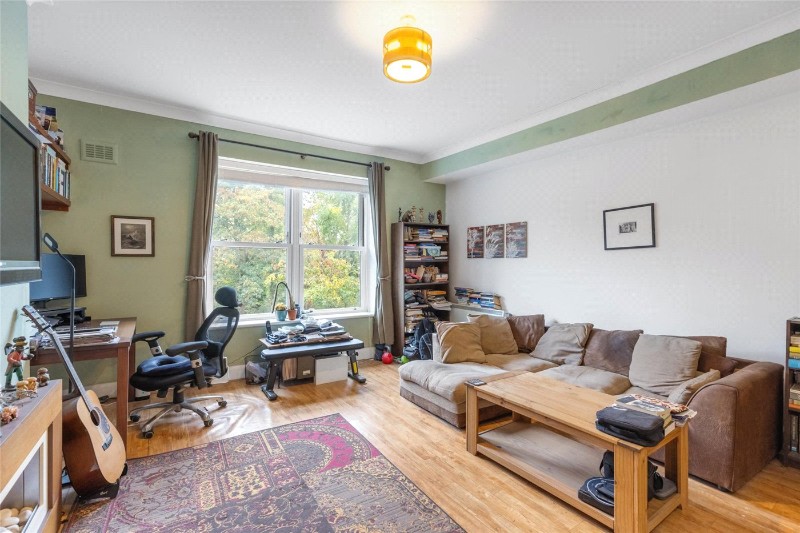 Thicket Road, London, SE20