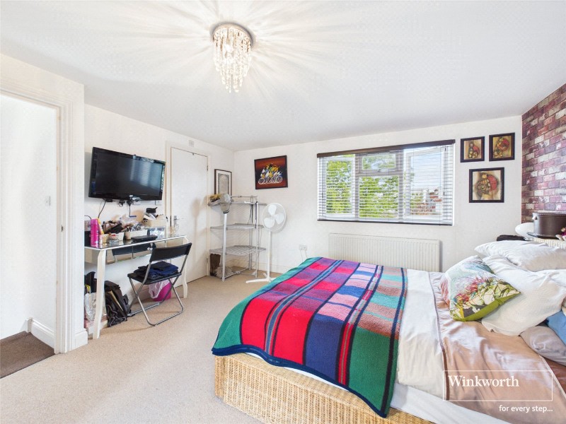 Farm Road, Edgware, HA8
