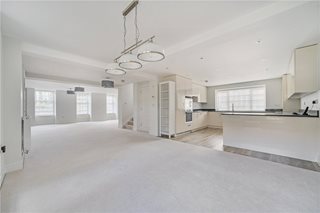 Burnham Square, Upper Froyle, Alton, Hampshire, GU34