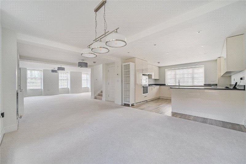 Burnham Square, Upper Froyle, Alton, Hampshire, GU34