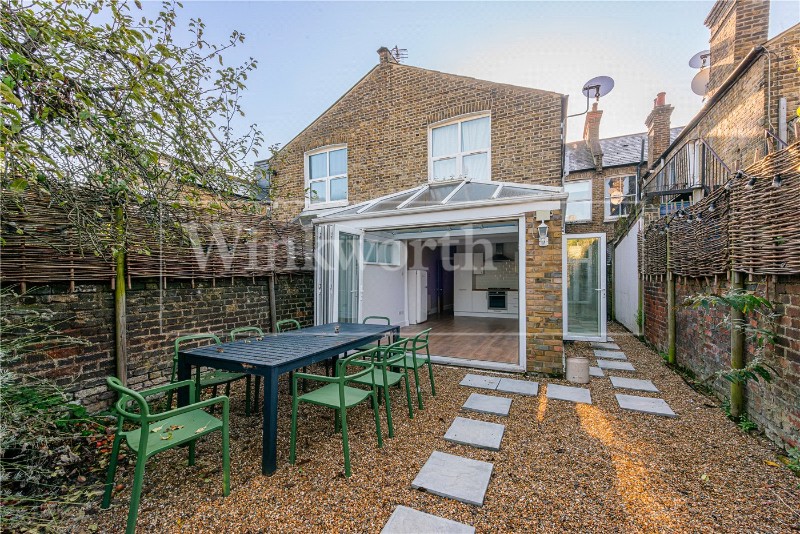 Radcliffe Avenue, London, NW10